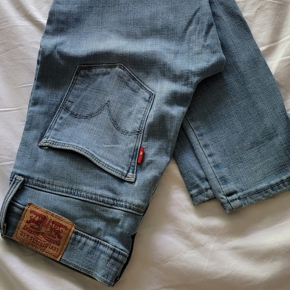Levi's Slimming Skinny 26 Jeans - Picture 2 of 3